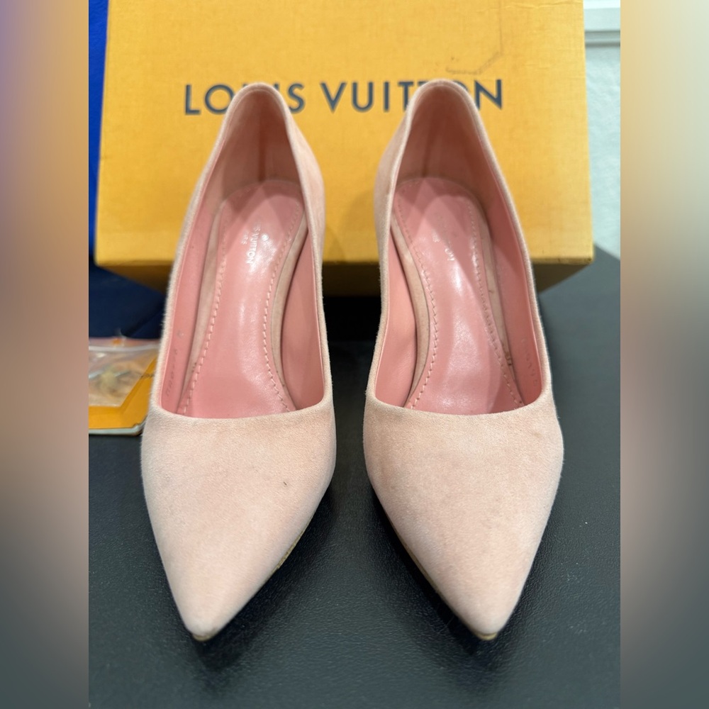 Louis Vuitton Pink Suede Pointed Toe Pumps Size 36 - Picture 4 of 13